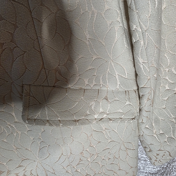 Dialogue Women's Cream  Blazer - Picture 5 of 5